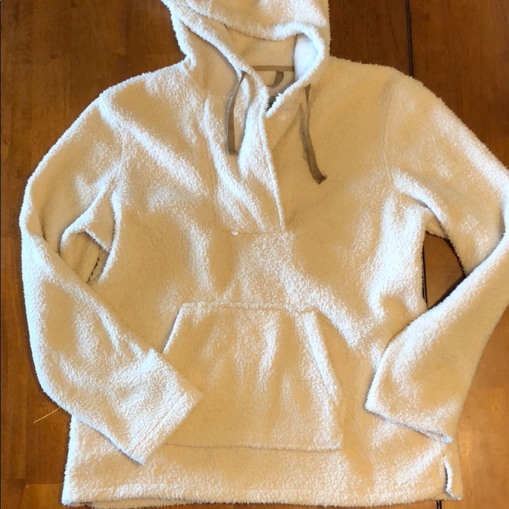 Cabela’s women’s outerwear fleece hoodie